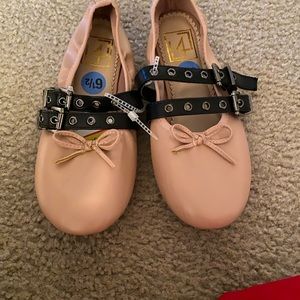 Nude casual foot wear